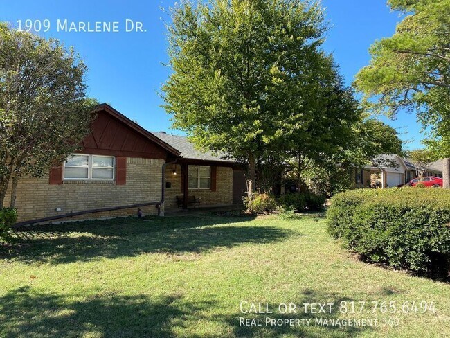 Building Photo - Lovely One-Story in Desirable Location