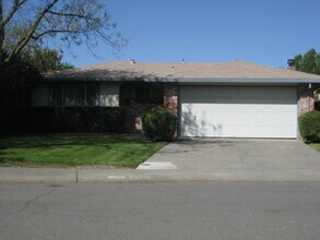 Building Photo - 2701 Blackburn Dr