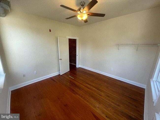 Building Photo - 4425 Chestnut St