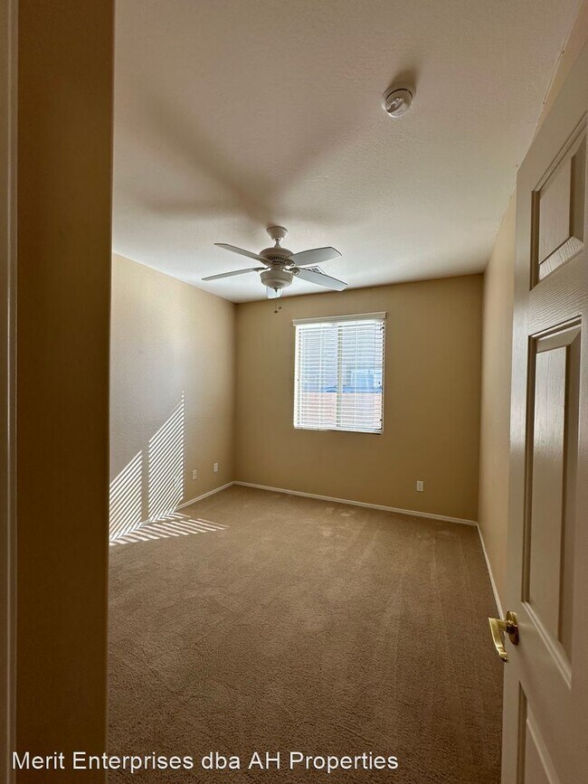 Building Photo - 4 br, 2 bath House - 14133 W DESERT HILLS DR