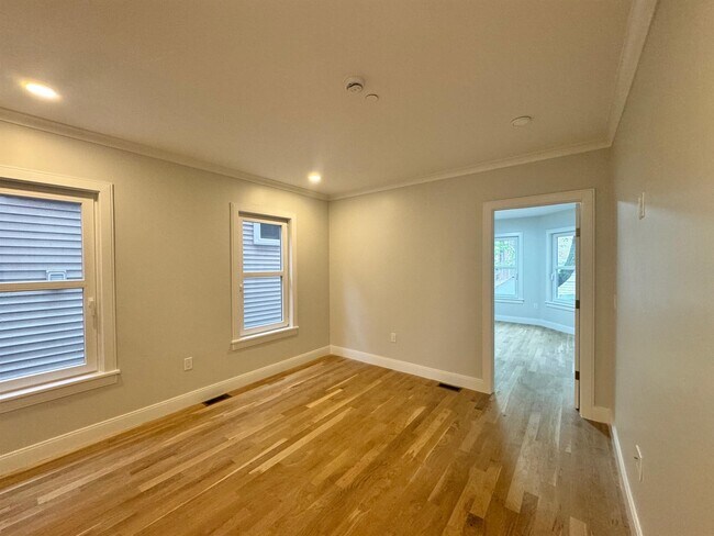 Building Photo - 37 Gore St