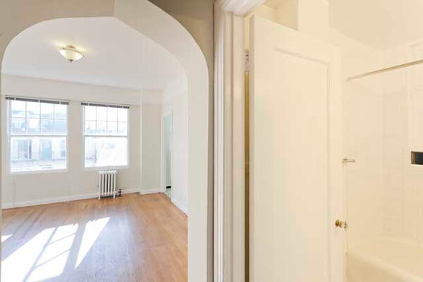 Primary Photo - 1520 Gough St
