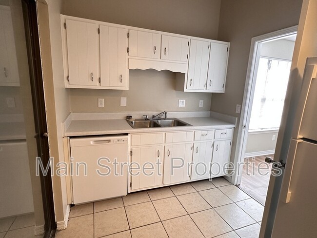 Foto del edificio - 8386 Carl Dean St