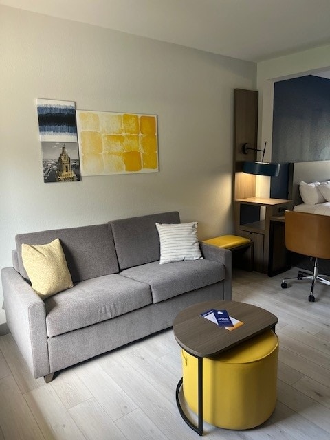 Foto del edificio - 5600 Bluebonnet Blvd