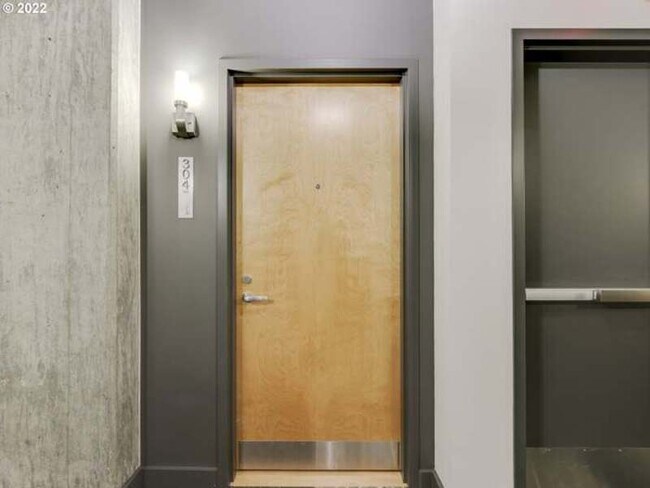 Foto del edificio - 1926 W Burnside St