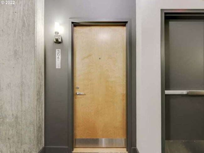 Photo - 1926 W Burnside St Apartment