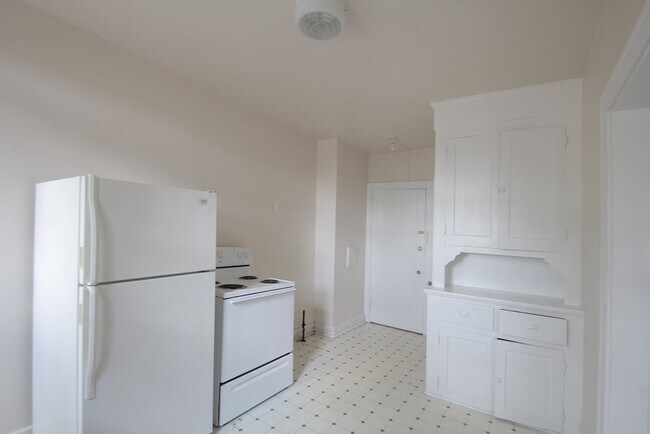 Foto del edificio - 8003 St Lawrence Ave