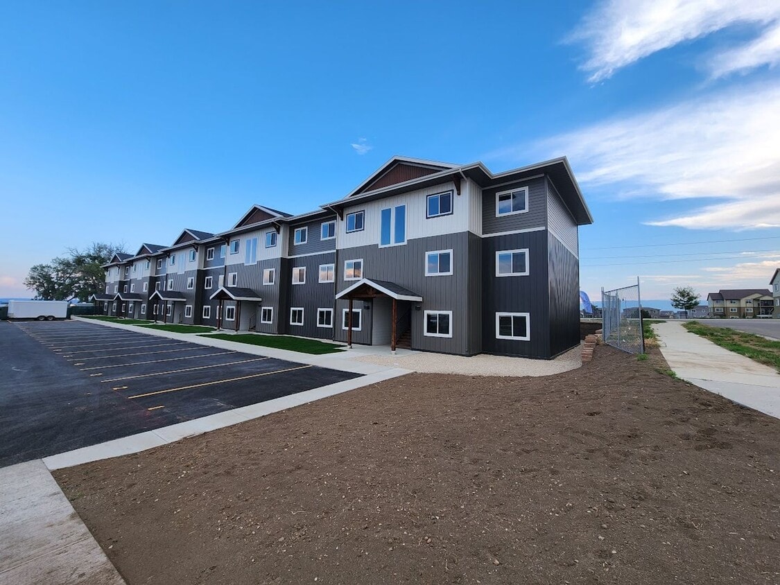 Primary Photo - 2 bed/ 1.5 bath in Brand New Soldier Ridge...