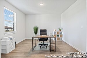 Building Photo - 515 Bella Rosa Trl