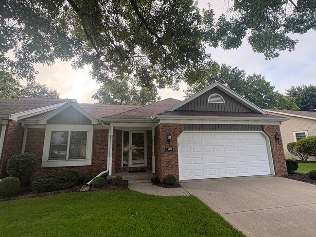 Building Photo - 1512 Winsted Dr