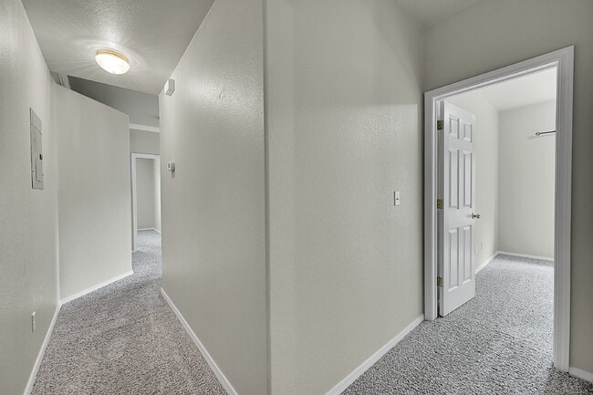 Building Photo - $1,550.00 - 2 Bedrooms, 2 Bathrooms, Duple...