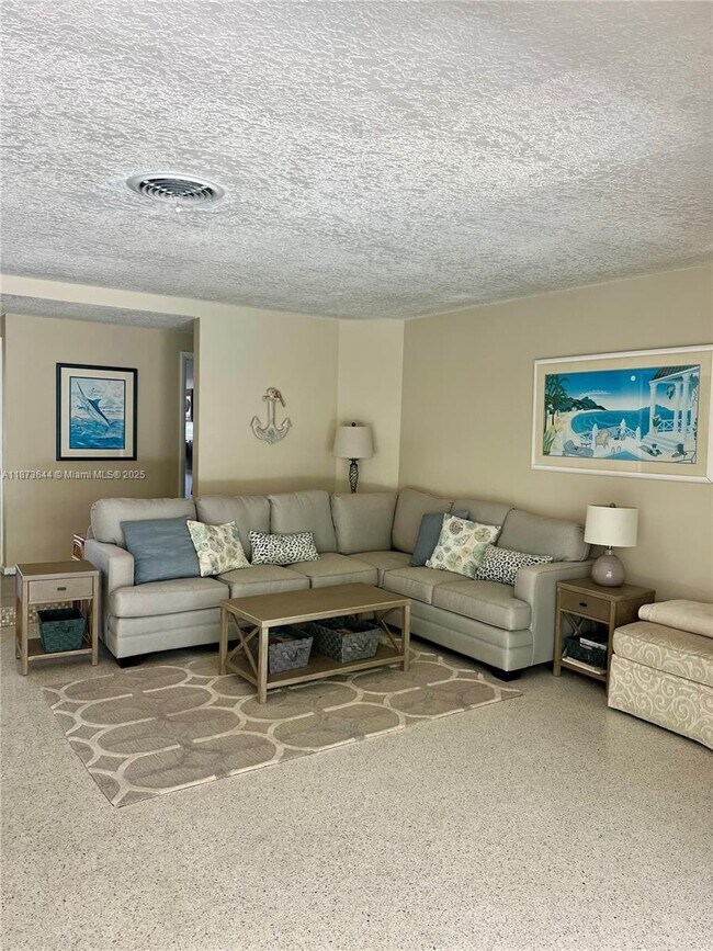 Foto del edificio - 1241 Manor Dr