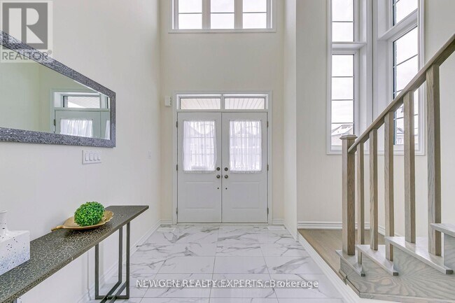 Building Photo - 328 Valleyway Dr