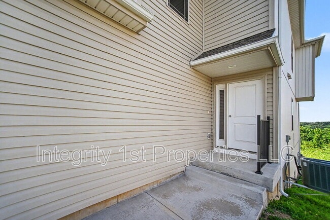 Building Photo - 10510 Clubhouse Dr