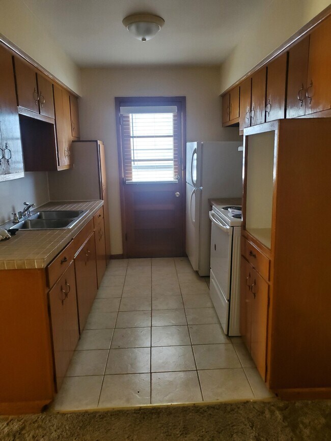 Foto del edificio - 1258 E Elm St