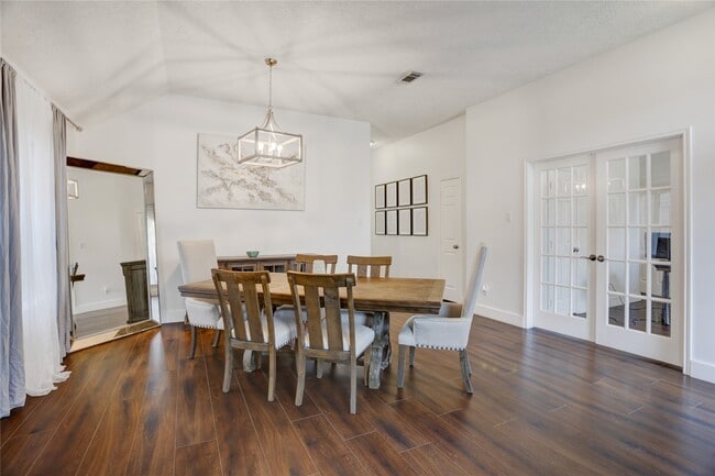 Foto del edificio - 11319 Windy Creek Dr