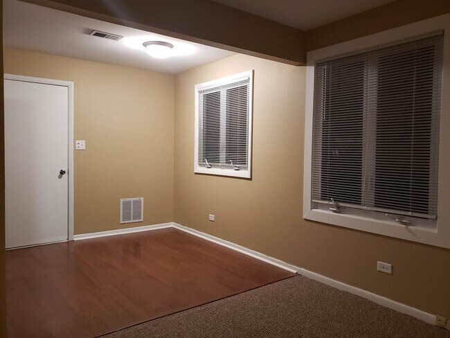 Foto del edificio - 10429 Austin Ave