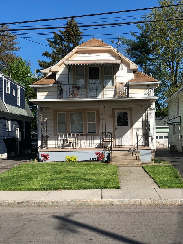 Primary Photo - 2868 McKoon Ave