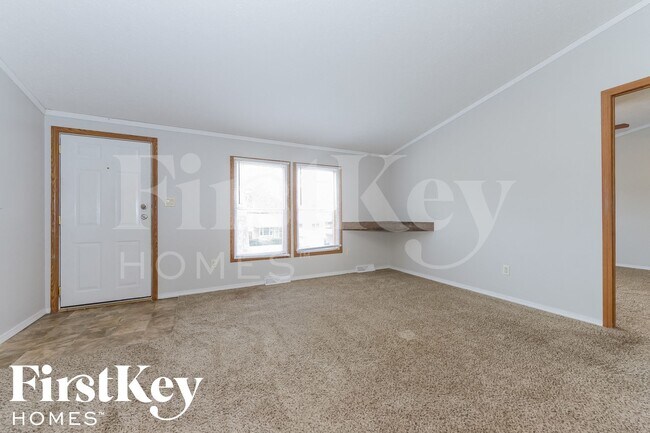 Building Photo - 3304 N Spring St