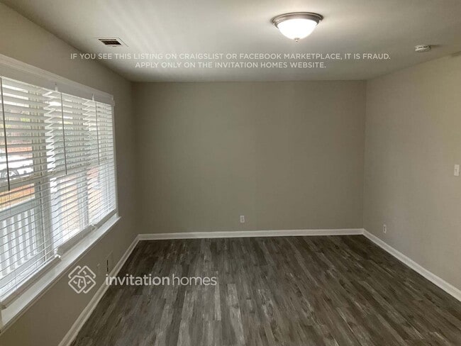 Building Photo - 2932 Heather Dr