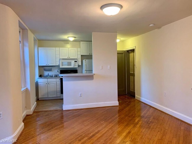 Foto del edificio - 2760 Devonshire Pl NW