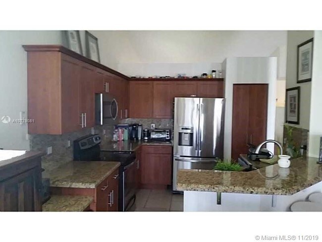 Foto del edificio - 912 Savannah Falls Dr