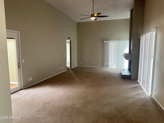 Building Photo - 3029 W Sierra St