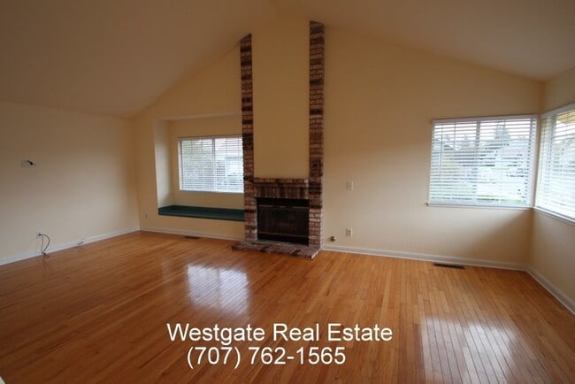 Foto del edificio - 1439 Morning Glory Dr