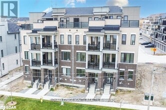 Building Photo - 807 Port Darlington Rd