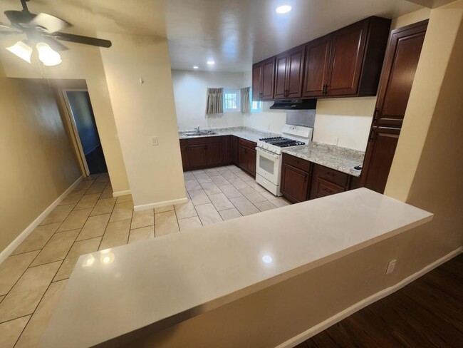 Foto del edificio - 5444 Roswell St