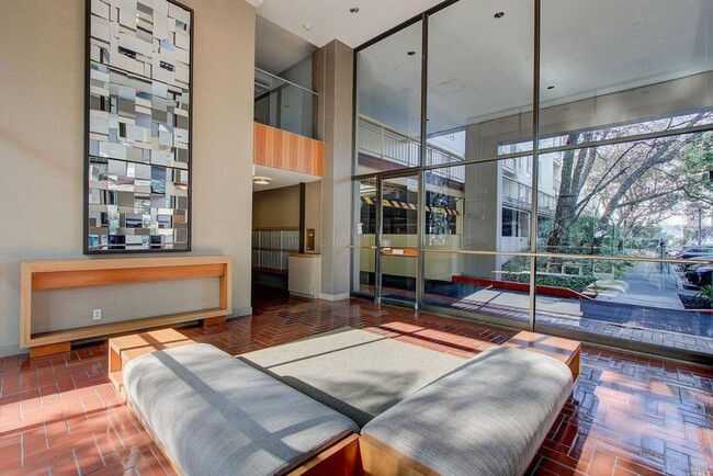 Foto del edificio - Two Bedroom Condo Available in Emeryville ...