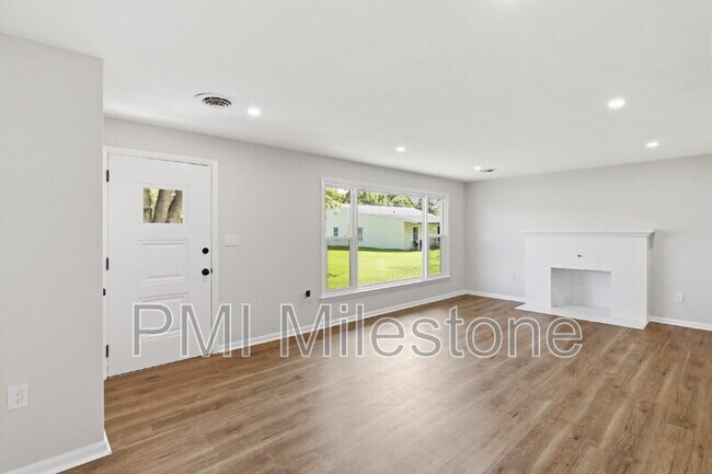 Foto del edificio - 13242 Greensburg Rd