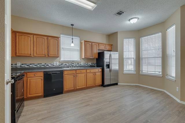 Foto del edificio - 3949 Parkhaven Dr