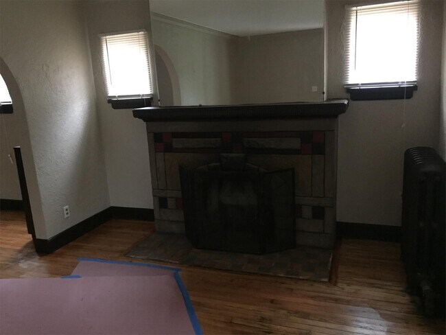 Building Photo - 5258 Chalmers St