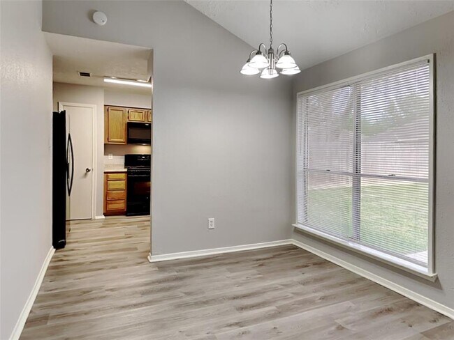 Building Photo - 7822 Breda Dr