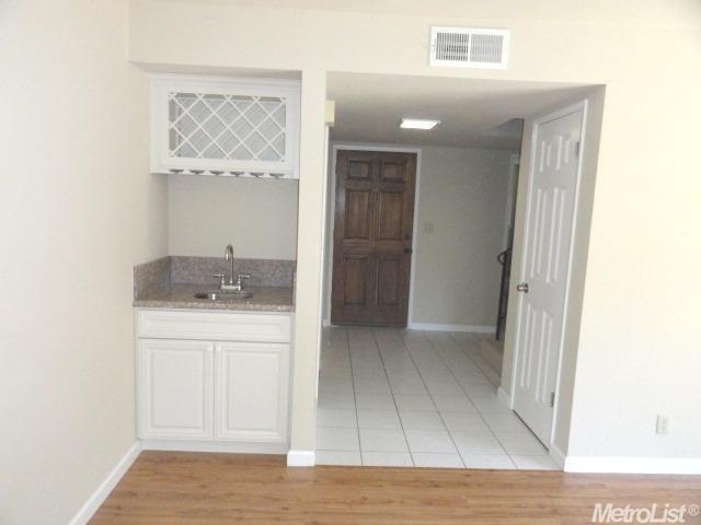 Building Photo - Stonegate Condo