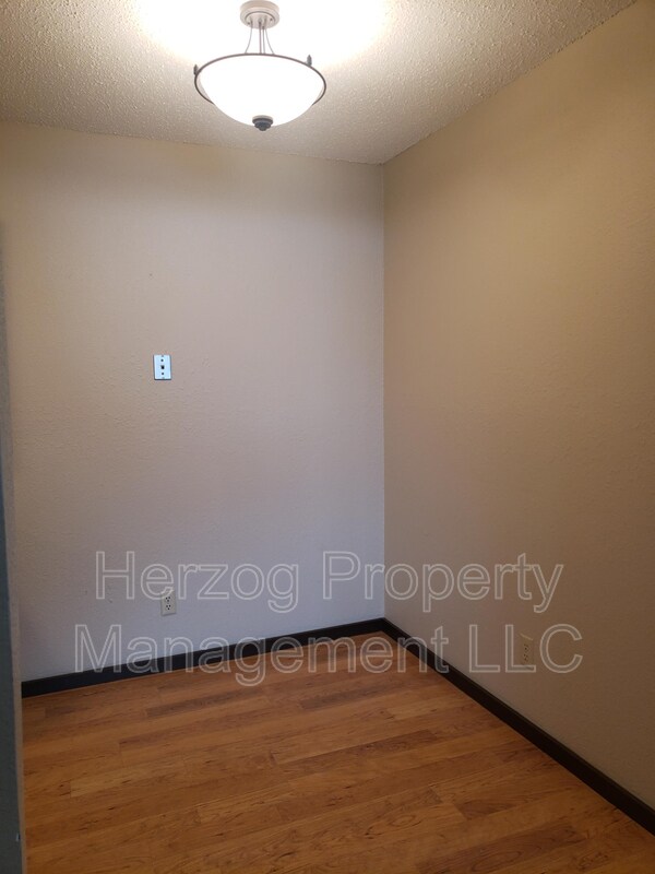 Foto del edificio - 304 Kenwood Dr