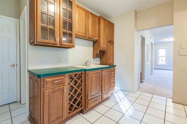 Building Photo - 3 br, 1.5 bath House - 372 Cook Avenue E