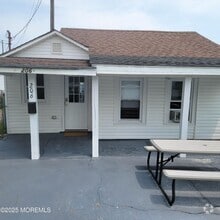 Building Photo - 206 16th Ave