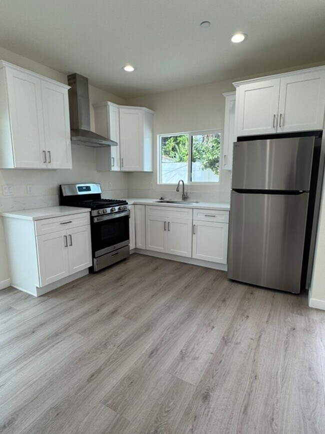 Foto del edificio - 7317-7321 Garden Grove Avenue