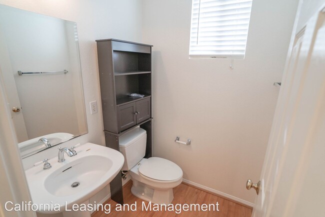 Foto del edificio - 24502 Montevista Cir
