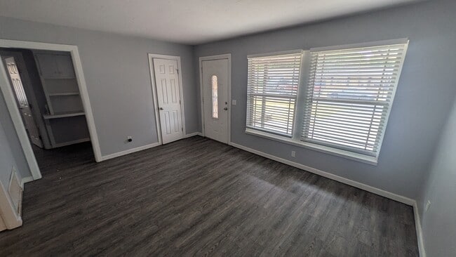Building Photo - 1737 Westchester Drive