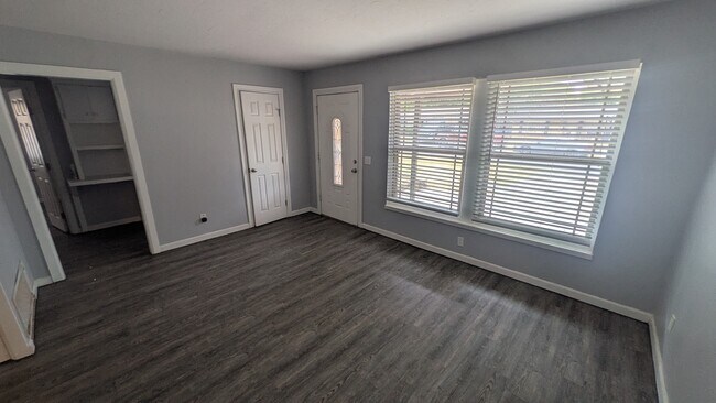 Foto del edificio - 1737 Westchester Drive