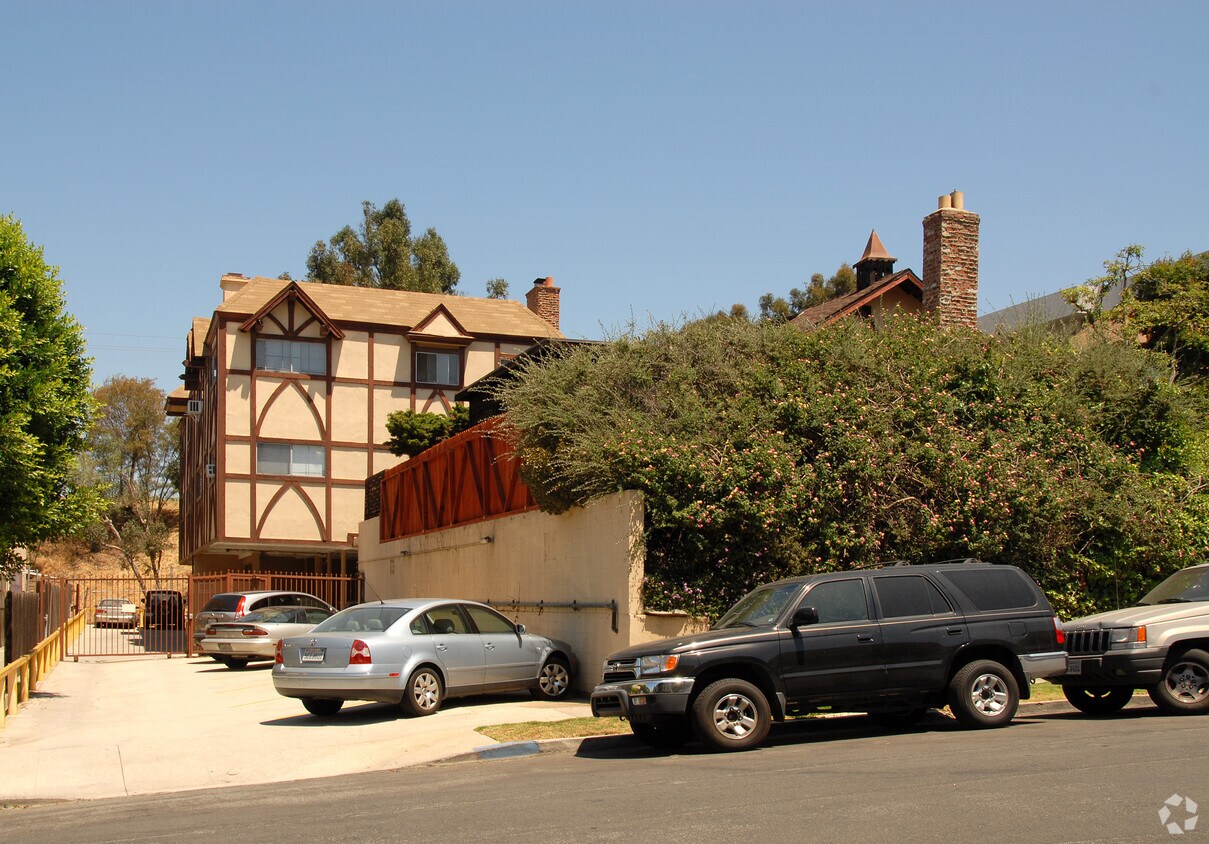 Building Photo - 11511 Rochester Ave
