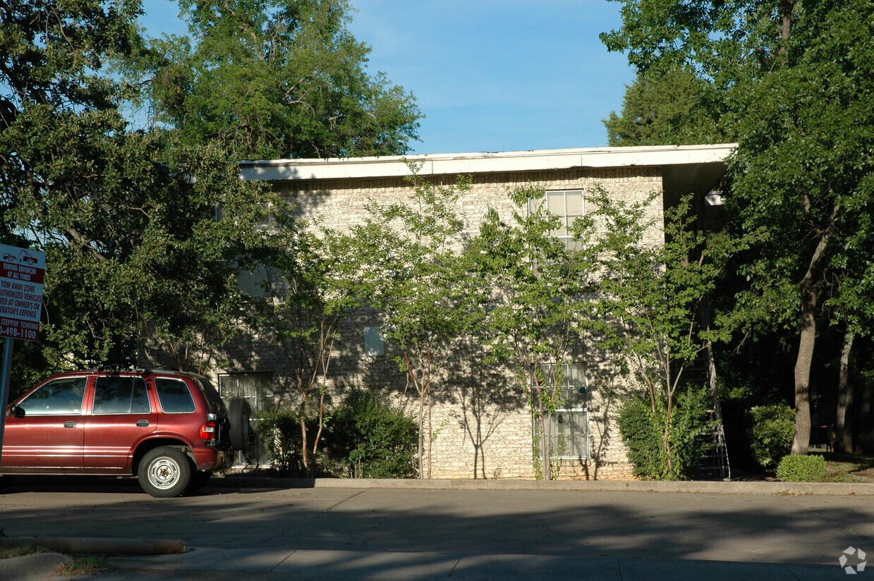 Primary Photo - Bella Vineyards