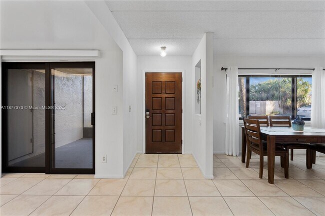 Foto del edificio - 1145 N Shannon Ave