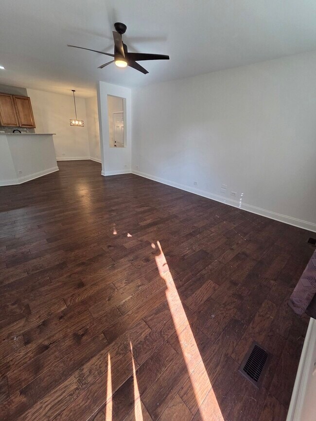 Foto del edificio - 4266 Savoy Ln
