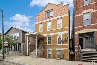 Building Photo - 724 W 18th St