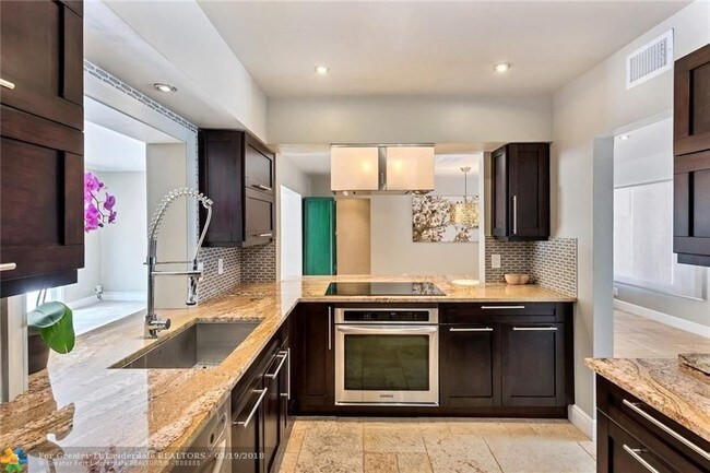  - 2110 NE 56th St