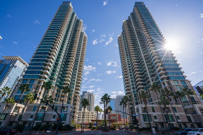 Foto del edificio - 1205 Pacific Hwy